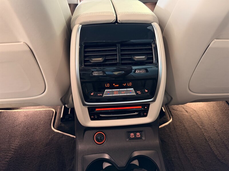 2021 BMW X7 ALPINA XB7 - Photo 28 - Canoga Park, CA 91303
