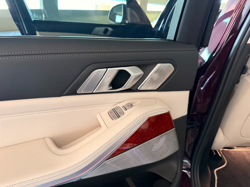 2021 BMW X7 ALPINA XB7 - Photo 24 - Canoga Park, CA 91303