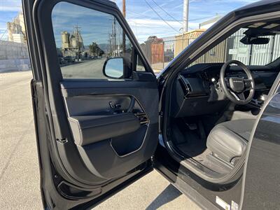 2025 Land Rover Range Rover Sport P360 SE   - Photo 13 - Canoga Park, CA 91303