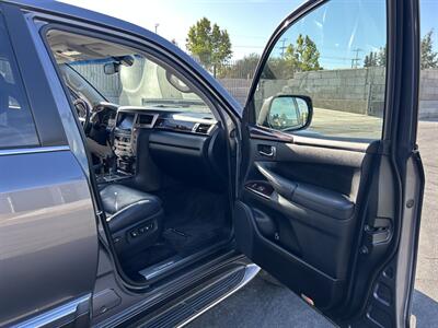 2013 Lexus LX 570   - Photo 22 - Canoga Park, CA 91303