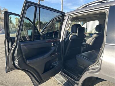 2013 Lexus LX 570   - Photo 18 - Canoga Park, CA 91303