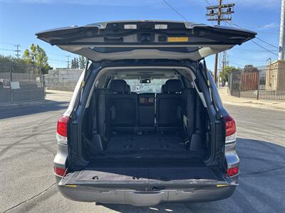 2013 Lexus LX 570   - Photo 9 - Canoga Park, CA 91303