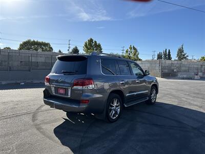 2013 Lexus LX 570   - Photo 4 - Canoga Park, CA 91303