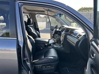 2013 Lexus LX 570   - Photo 23 - Canoga Park, CA 91303