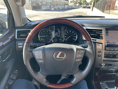 2013 Lexus LX 570   - Photo 48 - Canoga Park, CA 91303