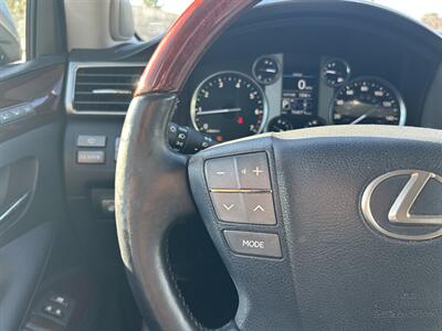 2013 Lexus LX 570   - Photo 49 - Canoga Park, CA 91303