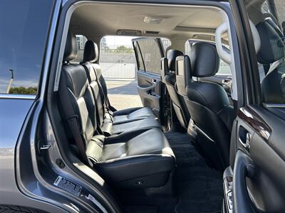 2013 Lexus LX 570   - Photo 21 - Canoga Park, CA 91303
