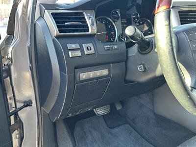 2013 Lexus LX 570   - Photo 32 - Canoga Park, CA 91303