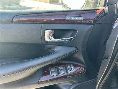 2013 Lexus LX 570   - Photo 30 - Canoga Park, CA 91303
