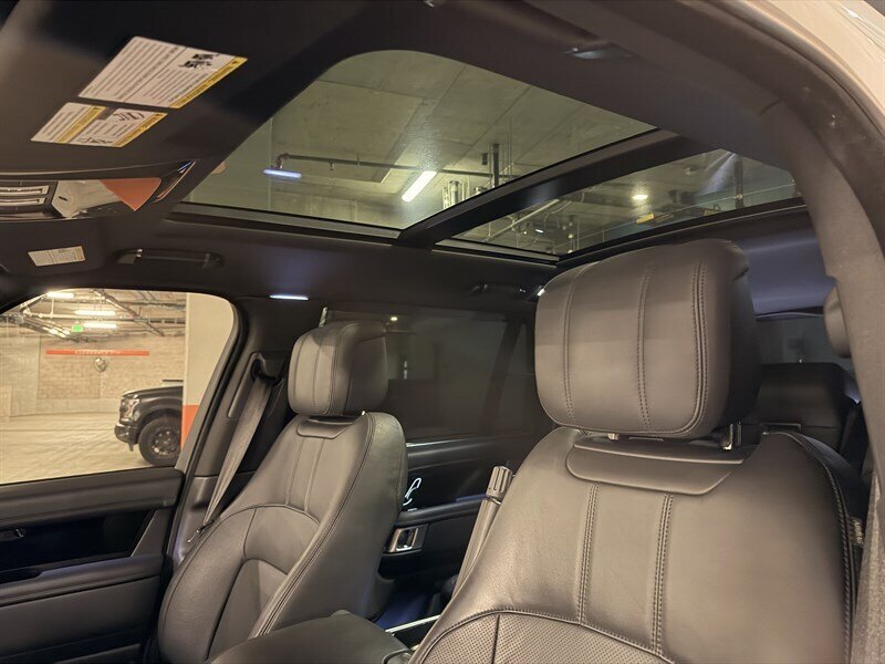2021 Land Rover Range Rover P525 HSE Westminster Edit - Photo 31 - Canoga Park, CA 91303