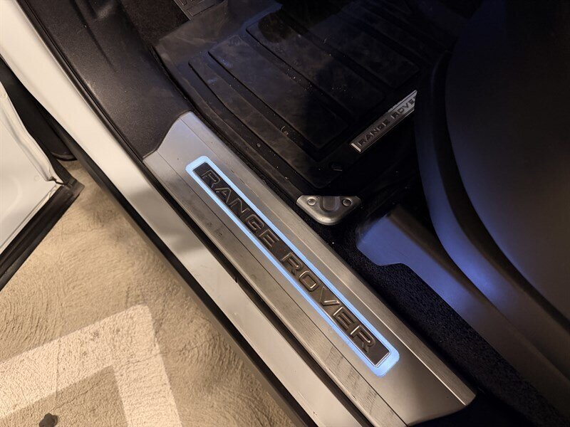 2021 Land Rover Range Rover P525 HSE Westminster Edit - Photo 30 - Canoga Park, CA 91303