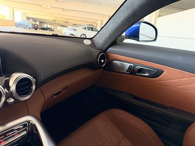 2019 Mercedes-Benz AMG GT C   - Photo 27 - Canoga Park, CA 91303