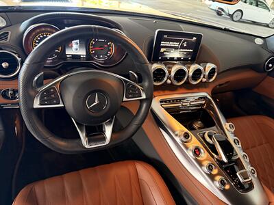 2019 Mercedes-Benz AMG GT C   - Photo 24 - Canoga Park, CA 91303