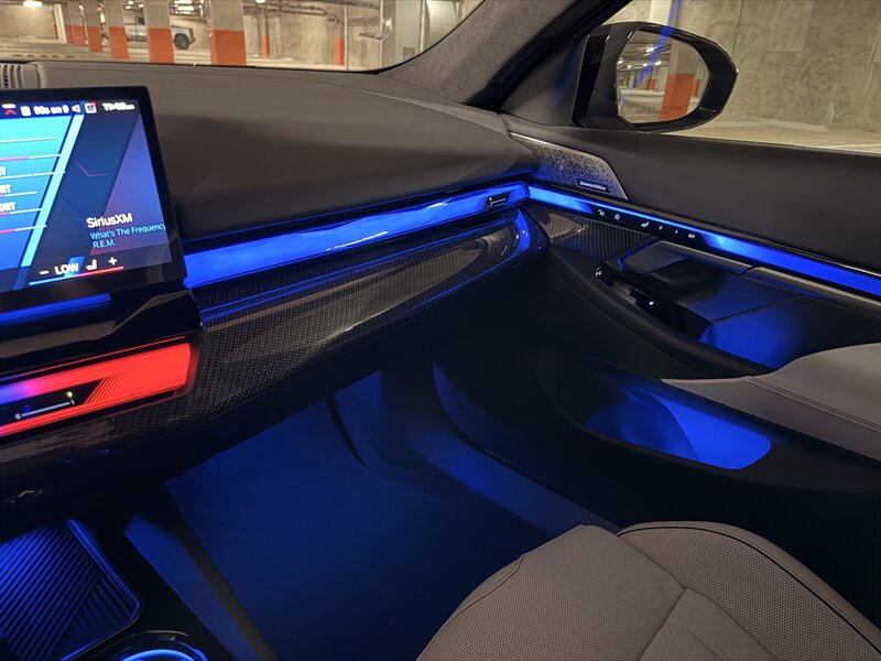 2026 BMW M5 - Photo 27 - Canoga Park, CA 91303