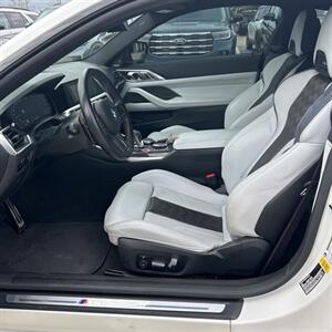 2022 BMW M4 Competition   - Photo 11 - Canoga Park, CA 91303
