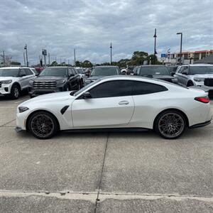 2022 BMW M4 Competition   - Photo 2 - Canoga Park, CA 91303