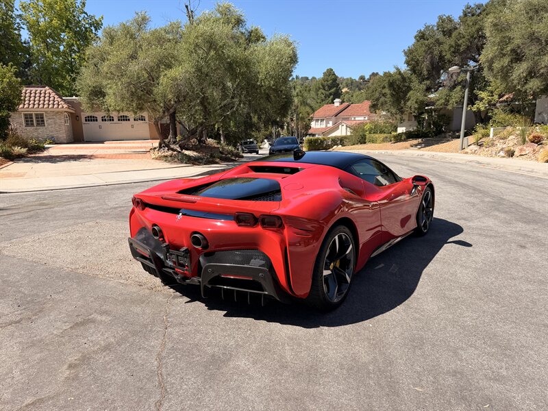 2022 Ferrari SF90 Stradale - Photo 4 - Canoga Park, CA 91303