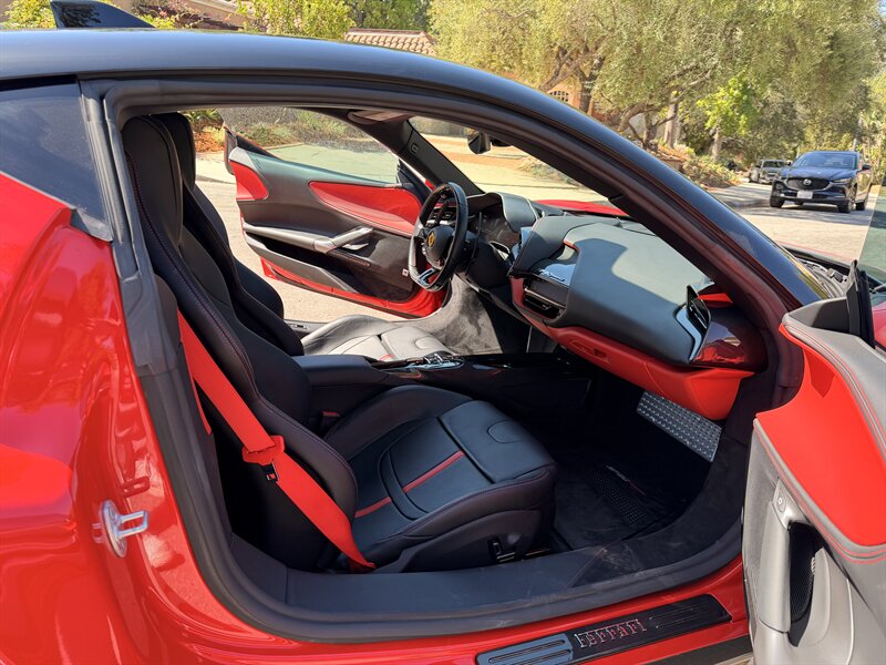 2022 Ferrari SF90 Stradale - Photo 20 - Canoga Park, CA 91303