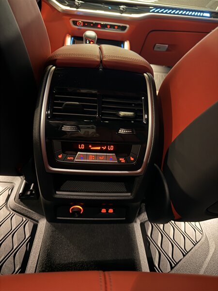 2025 BMW X5 M Competition - Photo 26 - Canoga Park, CA 91303