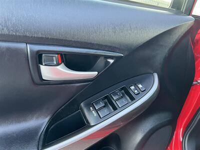 2015 Toyota Prius Persona Series   - Photo 23 - Canoga Park, CA 91303