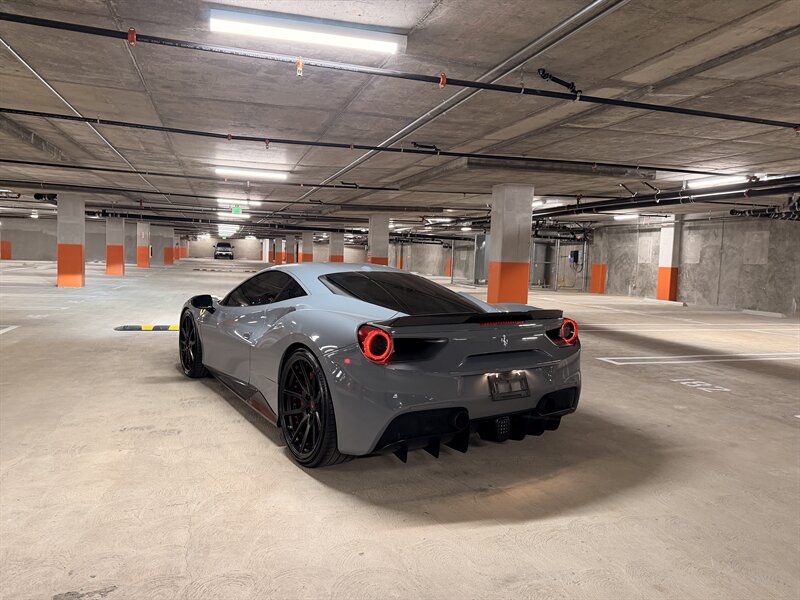 2016 Ferrari 488 GTB - Photo 3 - Canoga Park, CA 91303