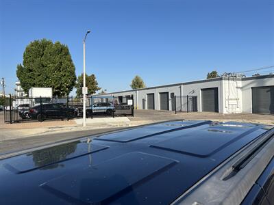 2008 Hummer H3 Adventure   - Photo 10 - Canoga Park, CA 91303