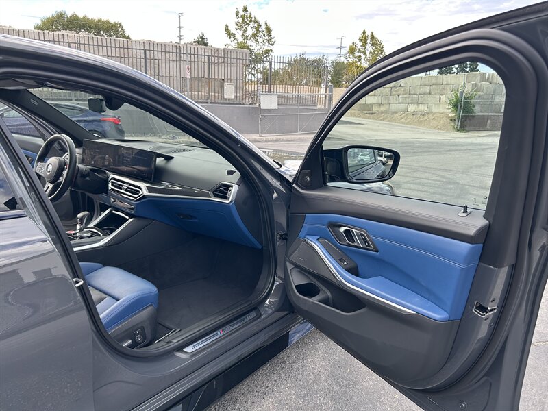 2023 BMW M3 Competition xDrive - Photo 17 - Canoga Park, CA 91303