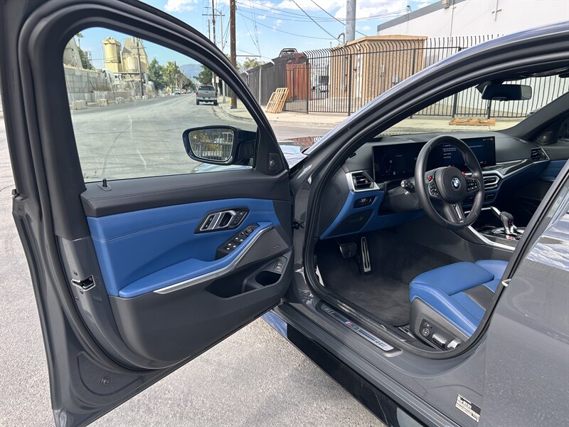2023 BMW M3 Competition xDrive - Photo 12 - Canoga Park, CA 91303
