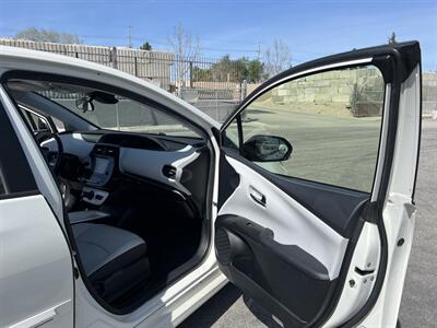 2016 Toyota Prius Three Touring   - Photo 18 - Canoga Park, CA 91303