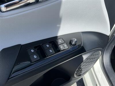 2016 Toyota Prius Three Touring   - Photo 21 - Canoga Park, CA 91303