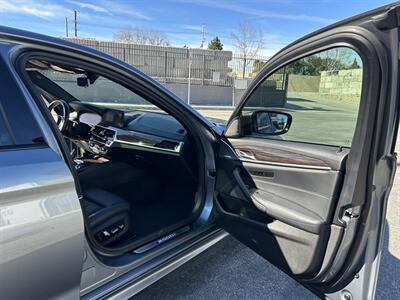 2020 BMW 5 Series M550i xDrive   - Photo 22 - Canoga Park, CA 91303