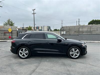 2019 Audi e-tron quattro Prestige   - Photo 5 - Canoga Park, CA 91303