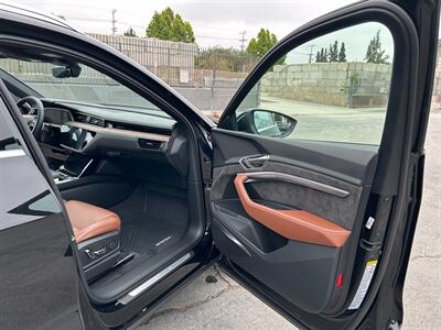2019 Audi e-tron quattro Prestige   - Photo 18 - Canoga Park, CA 91303