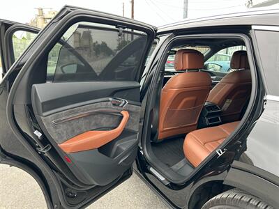 2019 Audi e-tron quattro Prestige   - Photo 14 - Canoga Park, CA 91303