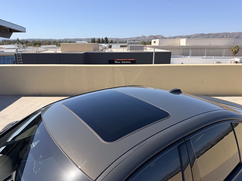 2023 BMW 3 Series 330i - Photo 17 - Canoga Park, CA 91303