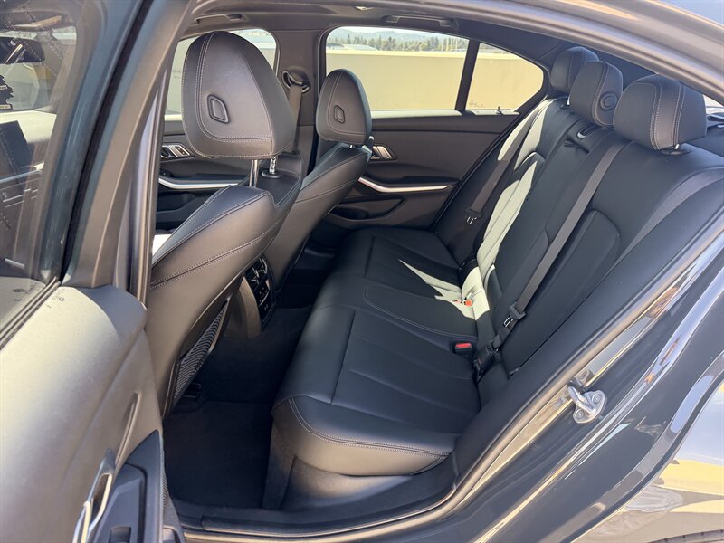 2023 BMW 3 Series 330i - Photo 27 - Canoga Park, CA 91303