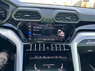 2021 Lamborghini Urus   - Photo 32 - Canoga Park, CA 91303