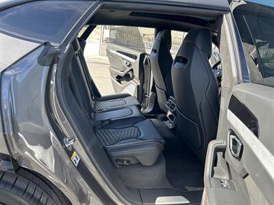 2021 Lamborghini Urus   - Photo 19 - Canoga Park, CA 91303