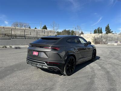 2021 Lamborghini Urus   - Photo 4 - Canoga Park, CA 91303