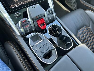 2021 Lamborghini Urus   - Photo 29 - Canoga Park, CA 91303