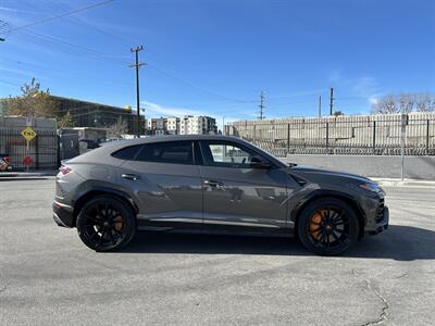 2021 Lamborghini Urus   - Photo 5 - Canoga Park, CA 91303