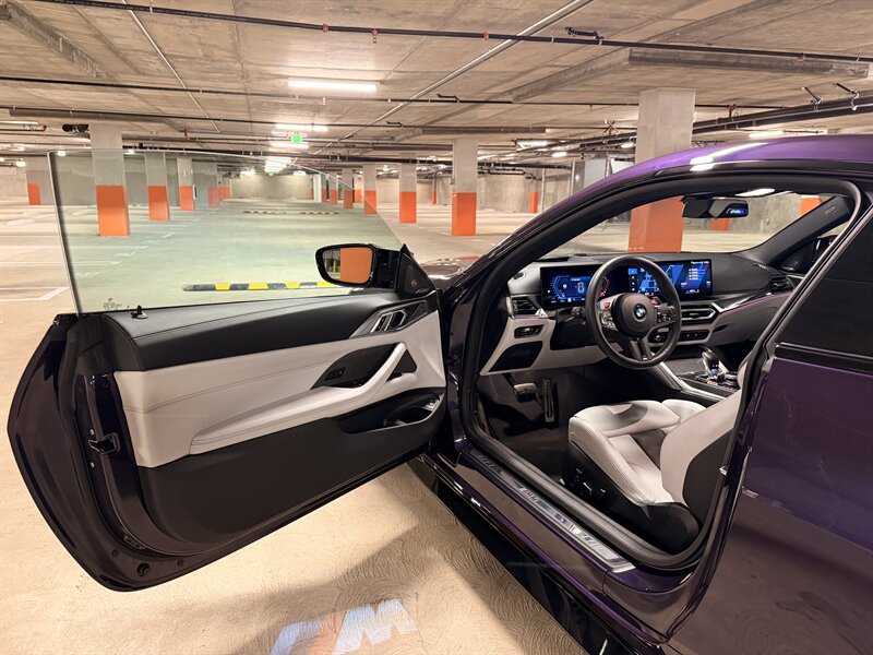 2024 BMW M4 Competition xDrive - Photo 16 - Canoga Park, CA 91303