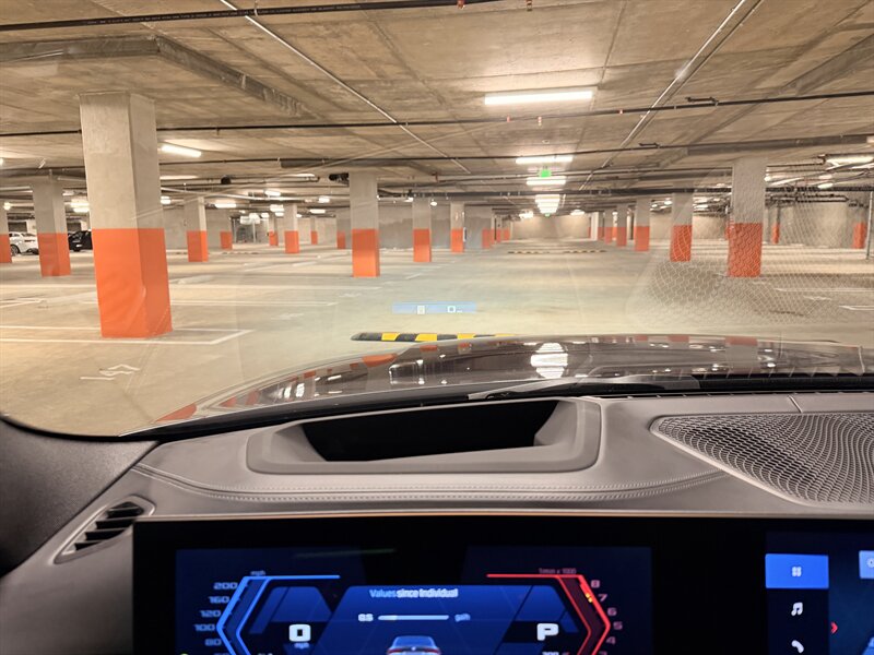 2024 BMW M4 Competition xDrive - Photo 33 - Canoga Park, CA 91303