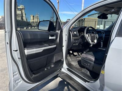 2021 Toyota Tundra SR5   - Photo 17 - Canoga Park, CA 91303