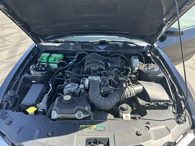 2010 Ford Mustang V6 Premium   - Photo 13 - Canoga Park, CA 91303