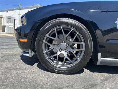 2010 Ford Mustang V6 Premium   - Photo 12 - Canoga Park, CA 91303