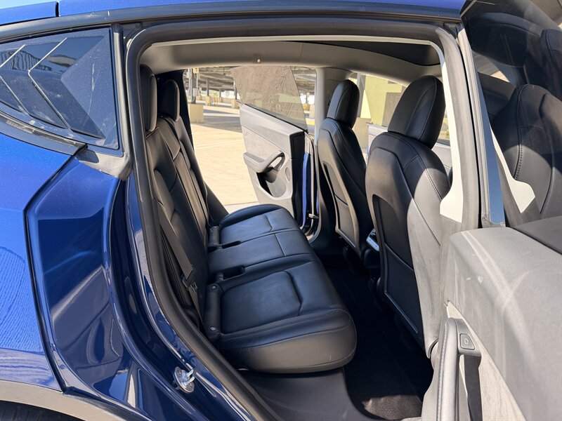 2022 Tesla Model Y Long Range - Photo 30 - Canoga Park, CA 91303