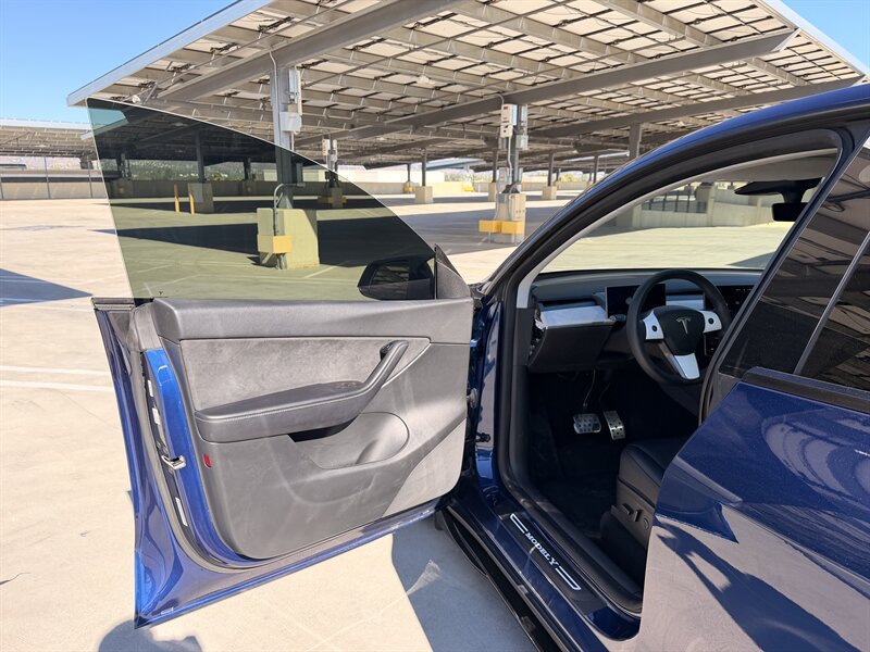 2022 Tesla Model Y Long Range - Photo 25 - Canoga Park, CA 91303