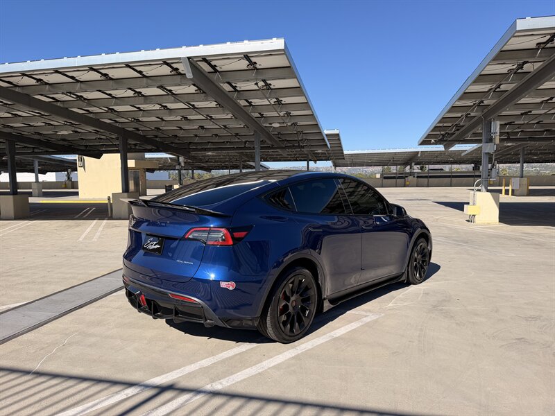 2022 Tesla Model Y Long Range - Photo 7 - Canoga Park, CA 91303