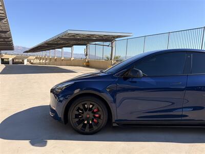 2022 Tesla Model Y Long Range - Photo 2 - Canoga Park, CA 91303